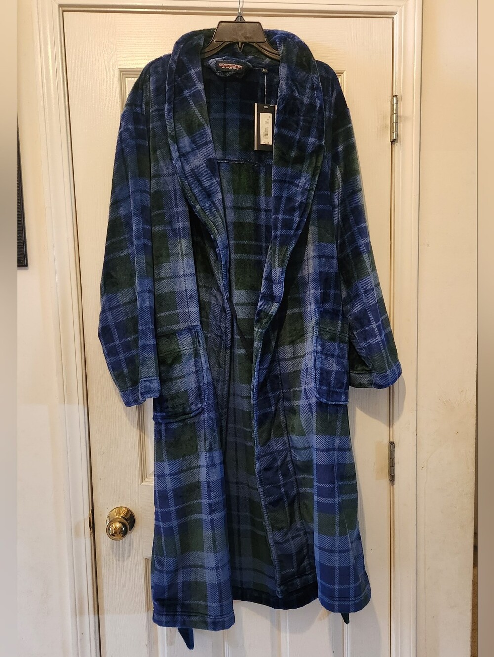Men's Plush Shawl Collar Long Plaid Robe Coat - Blue/Green. Front Pockets & Tie
